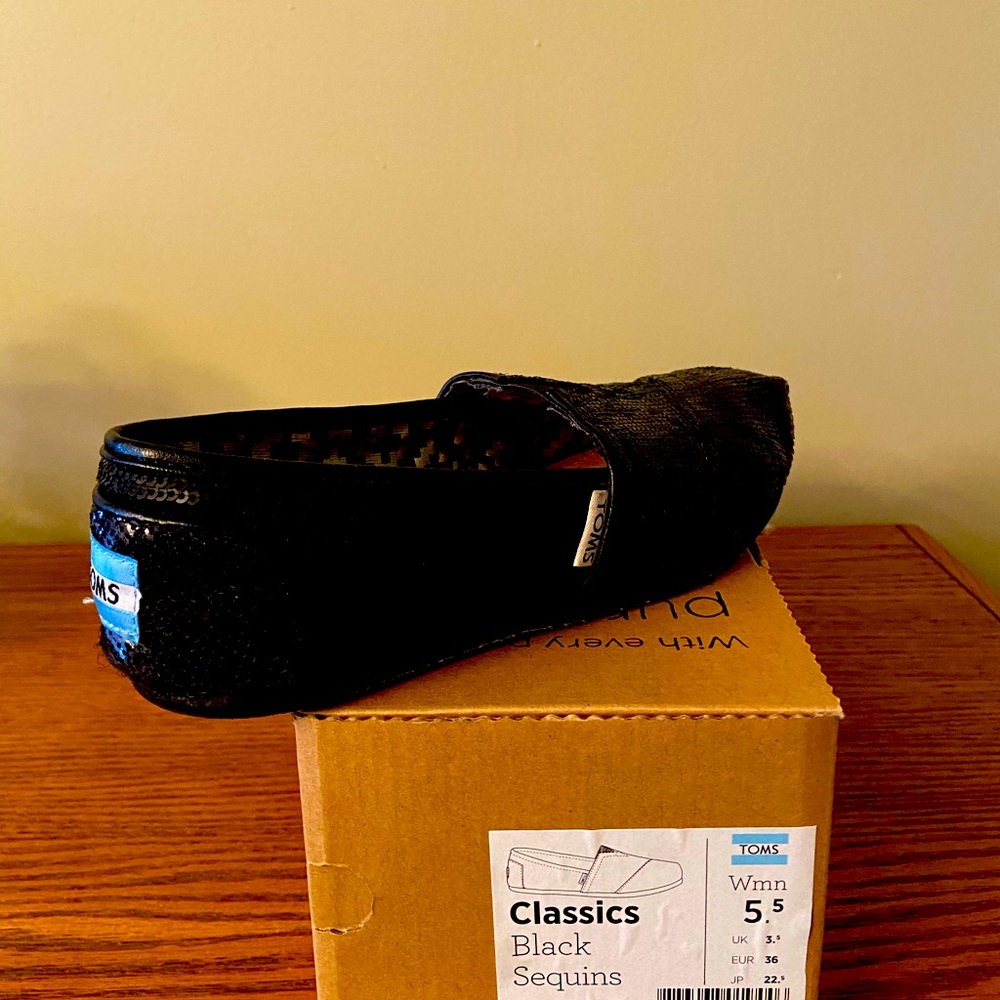 Black sequin Tom’s